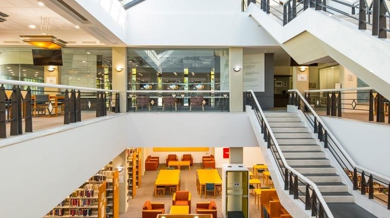 English (English Literature with Linguistics) (Hons)